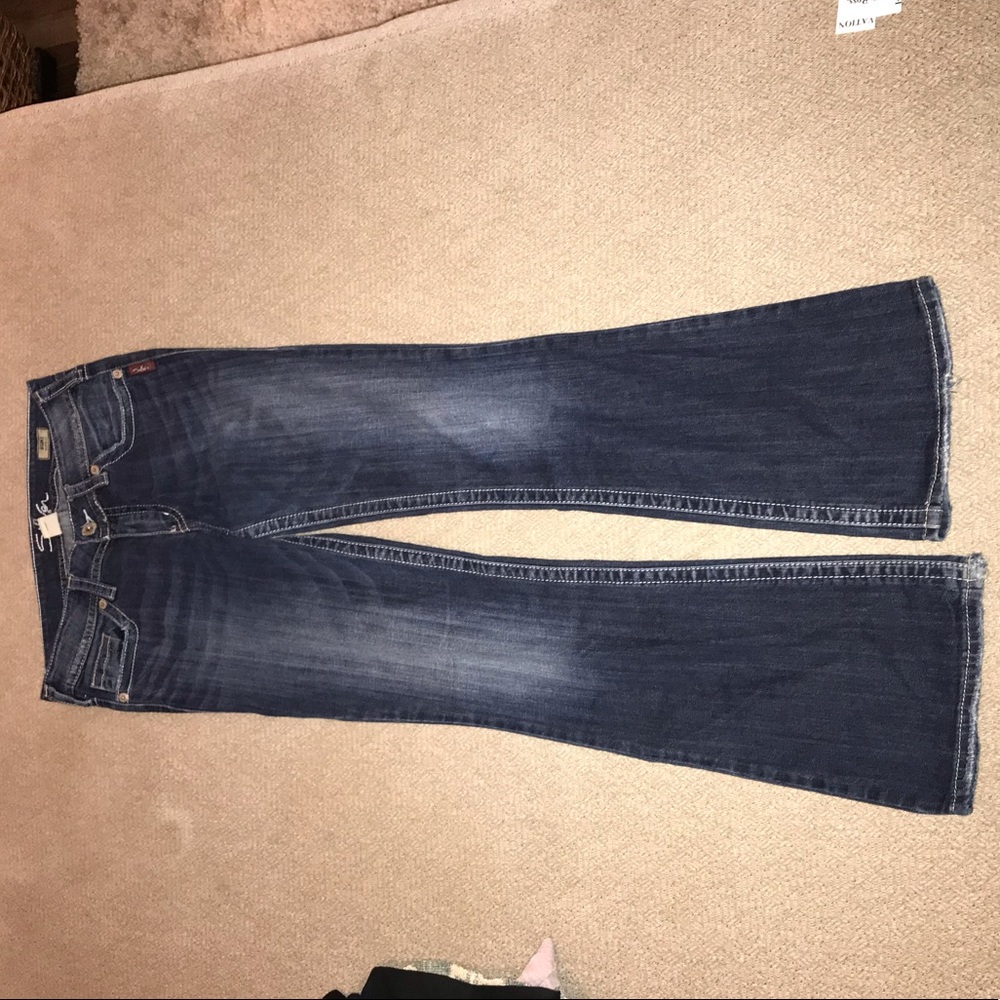 Women’s Silver Suki bootcut sz 29/32 jeans